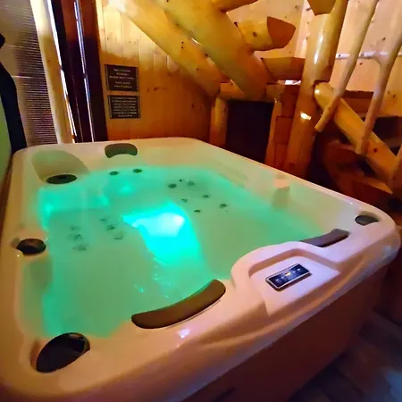 V Superior Izbach V Podkrovi Koliba Pacho *