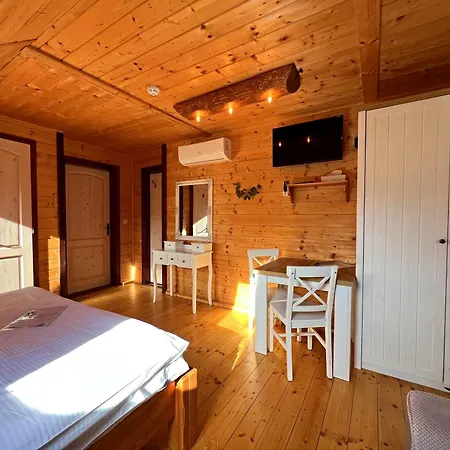 V Superior Izbach V Podkrovi Koliba Pacho Apartmán Prievidza